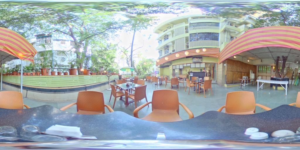 Hotel Raviraj Poona Buitenkant foto