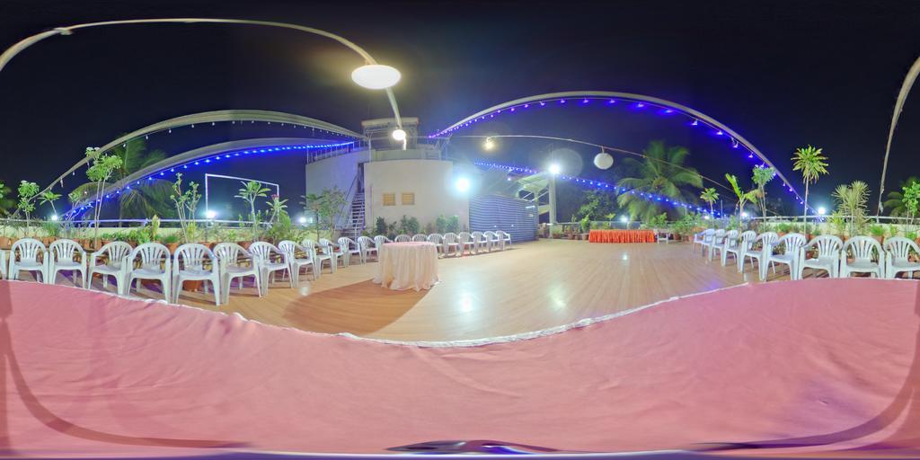 Hotel Raviraj Poona Buitenkant foto