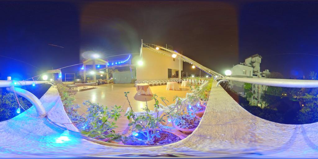 Hotel Raviraj Poona Buitenkant foto