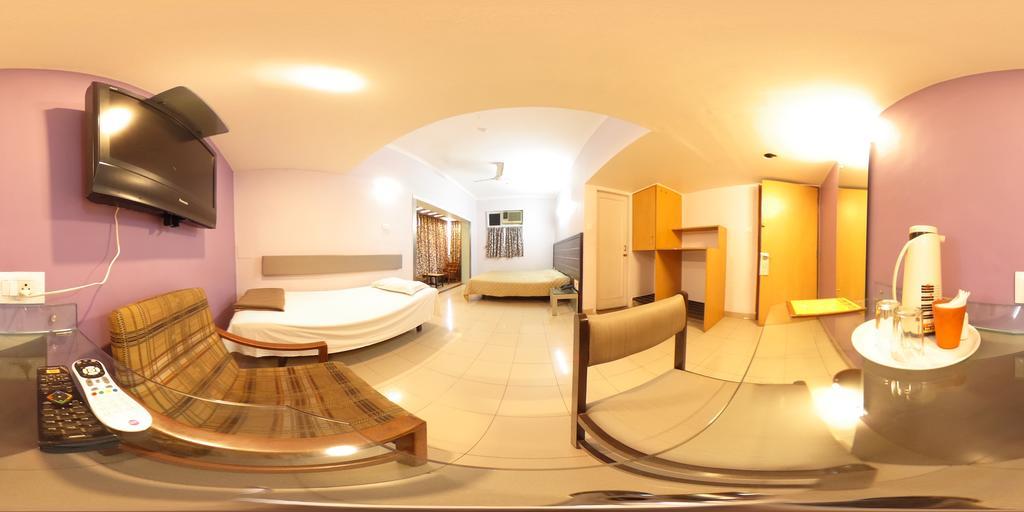 Hotel Raviraj Poona Buitenkant foto