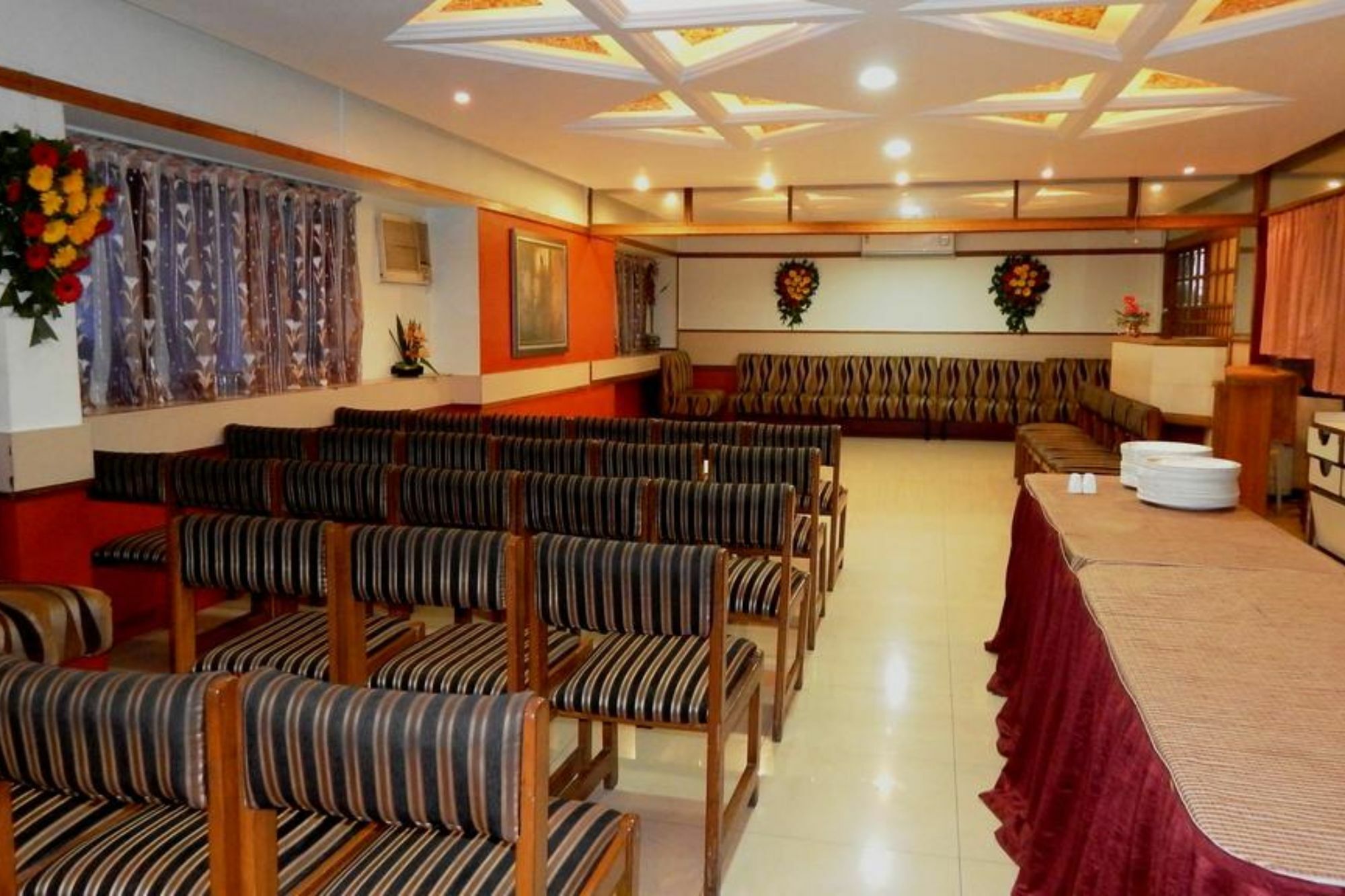 Hotel Raviraj Poona Buitenkant foto